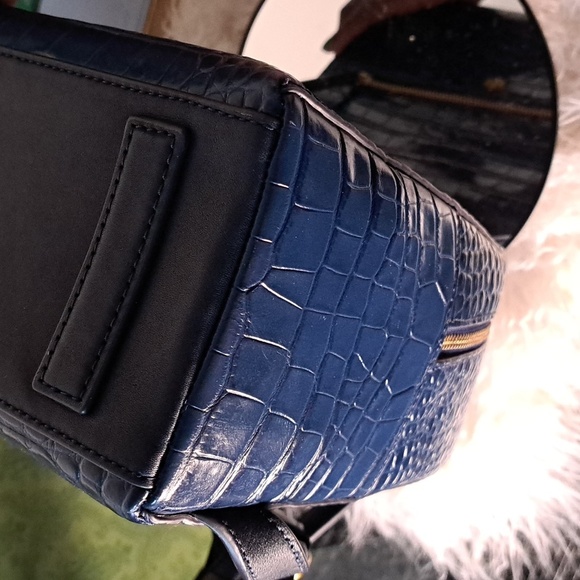 Tory Burch Croc-Embossed Backpack EUC - Picture 10 of 12